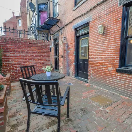Apartment Classic 2bed 2bath W Patio In Back Bay Boston