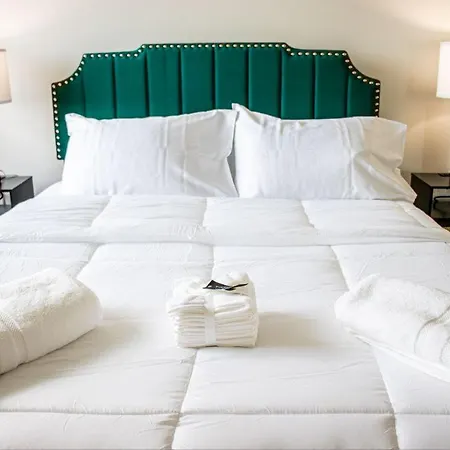 Spacious Near Seaport
