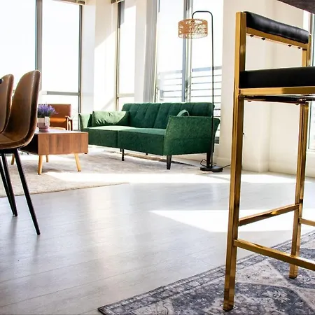 Spacious Near Seaport Apartment Boston