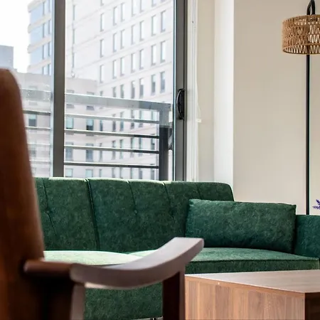 Spacious Near Seaport