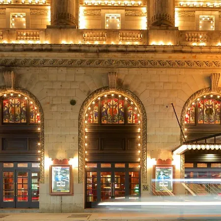 Apartment 1br In The Heart Of Downtown Famous Nightlife Theater District With Bed Full Of Promises Td Garden Common Park Mbta Boston