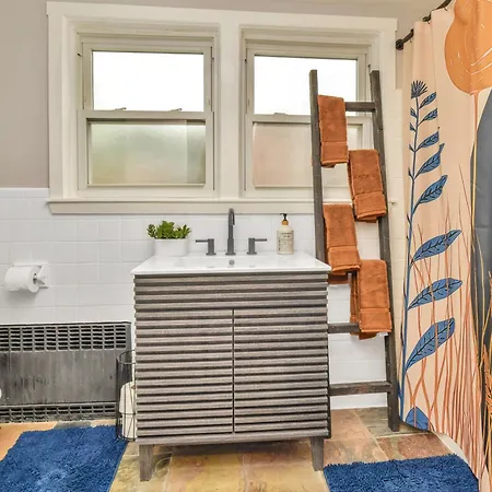 Modern Comfort Apartment *
