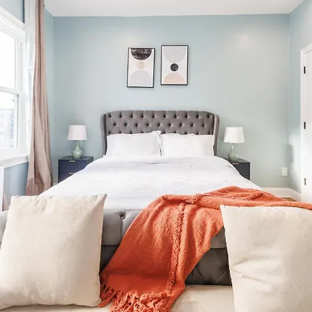 Apartment Stylish 3 Bedroom *
