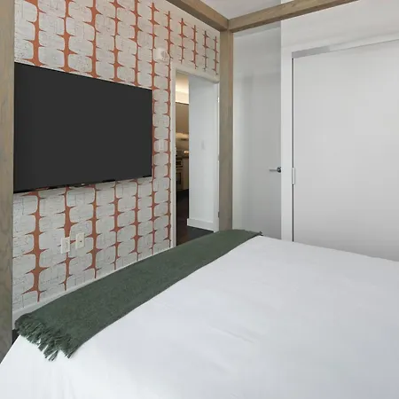 Luxury By Hyatus Downtown 4*