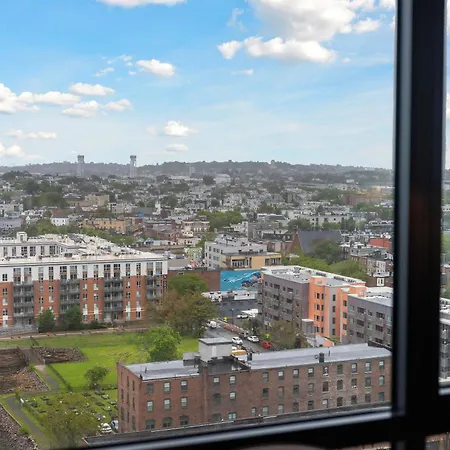 Luxury By Hyatus Downtown 4*