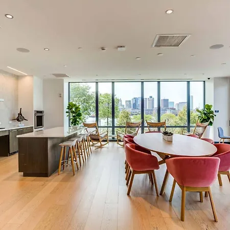 Luxury By Hyatus Downtown 4*