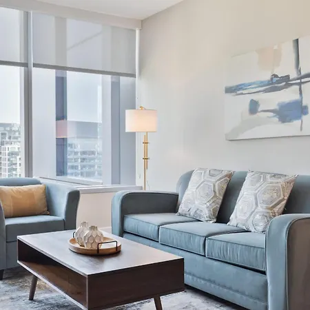 Luxury In Heart Of Seaport Apartment