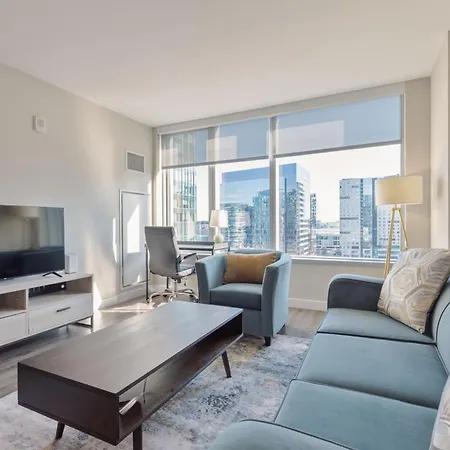 Private Downtown Near Harbor Apartment *