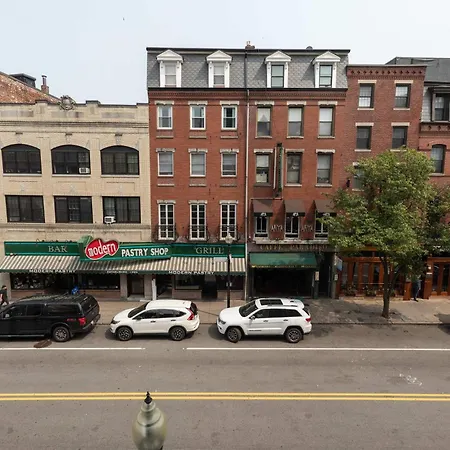 Apartment Chic North End Escape Near Waterfront Boston