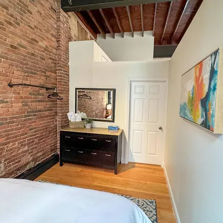 Sunny 2br W Office, Near Copley & Shopping Apartment *