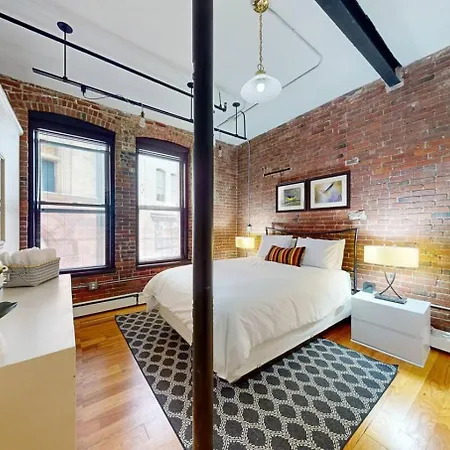 Garden 1br Loft In Back Bay Near Copley Boston