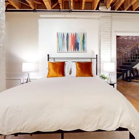 Apartment Expansive Back Bay 2-level Loft, Sleeps 6, 2b2b Boston