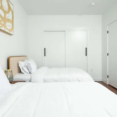 Back-bay Lux 2br With Rooftop And Parking Boston