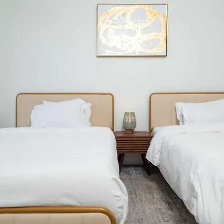Back-bay Lux 2br With Rooftop And Parking Apartment