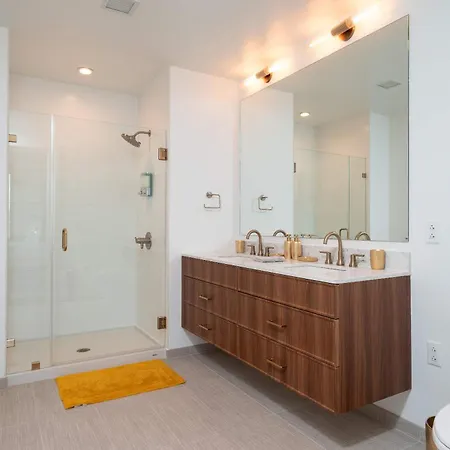 Back-bay Lux 2br With Rooftop And Parking * Boston