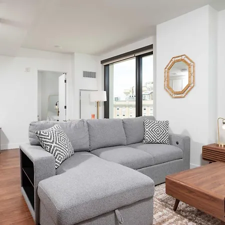 Apartment Back-bay Lux 2br With Rooftop And Parking *
