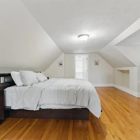 Cozy 4 Bedroom In * Boston