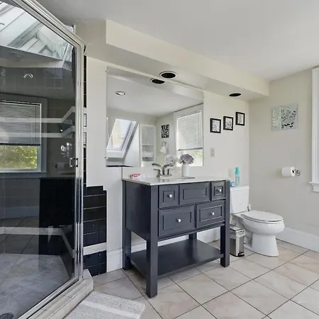 Apartment Cozy 4 Bedroom In