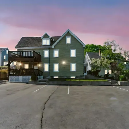 Cozy 4 Bedroom In