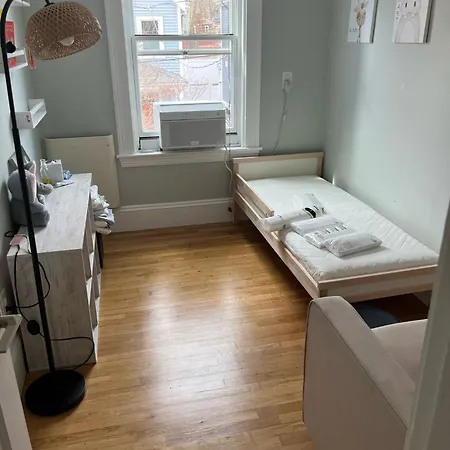 Holiday home Family-Friendly 4Br W Yard & Modern Kitchen