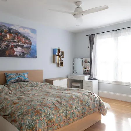 Family-Friendly 4Br W Yard & Modern Kitchen
