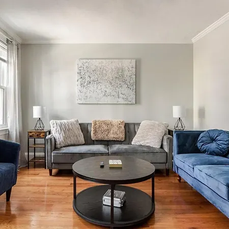 Apartment Right Near Convention Center And Train Station