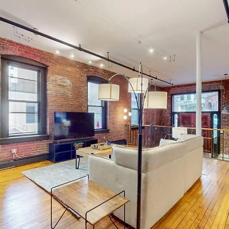 Expansive Back Bay 2-level Loft, Sleeps 6, 2b2b * Boston