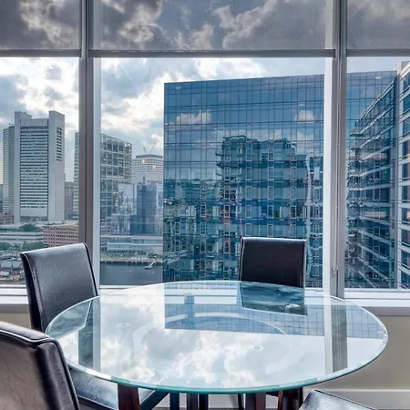 Luxury With Balcony In Seaport