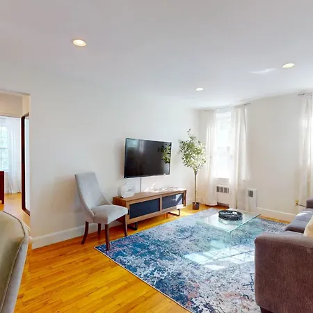 Apartment Bright 2br In Brookline