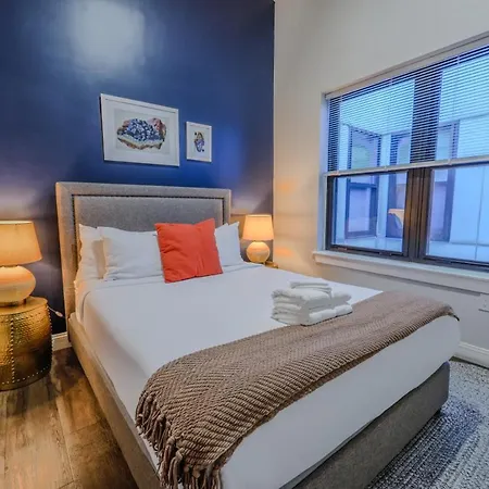 4 Bed 2 Bath 200mbps Internet Luxury Keyless Entry Apartment