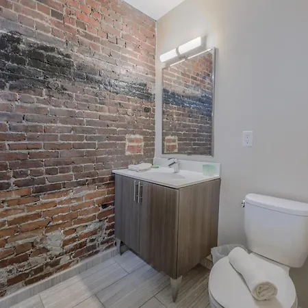 4 Bed 2 Bath 200mbps Internet Luxury Keyless Entry * Boston