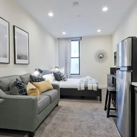Centrally Located Loft Walk Anywhere Pets Ok