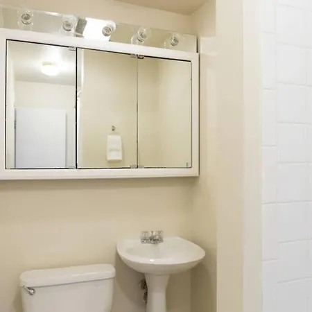 1br In Bostons Fenway Neighborhood Apartment *