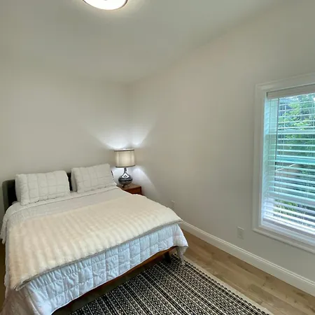 Apartment Cond At Humboldt Ave *