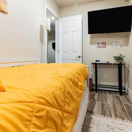 Holiday home Modern & Cozy 3-br Near Downtown *