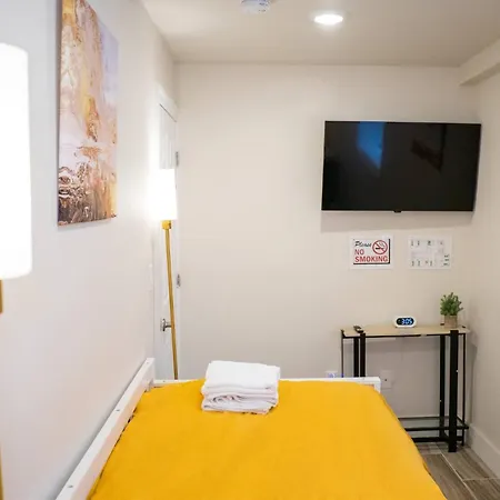 Modern & Cozy 3-br Near Downtown
