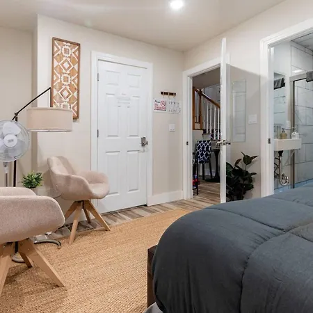 Holiday home Modern & Cozy 3-br Near Downtown *