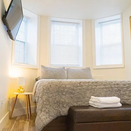 Holiday home Modern & Cozy 3-br Near Downtown *