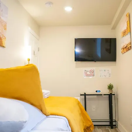 Modern & Cozy 3-br Near Downtown Holiday home Boston