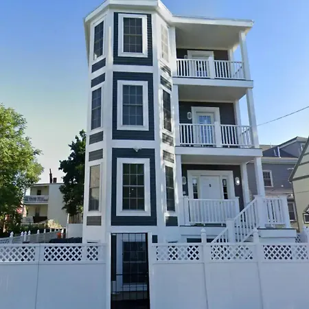 Holiday home Modern & Stylish 1-br Near Downtown *