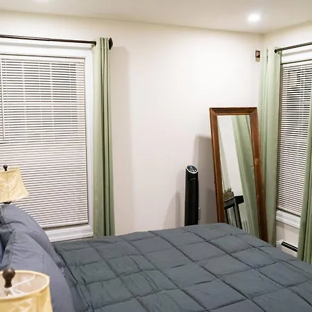Modern & Stylish 1-br Near Downtown *