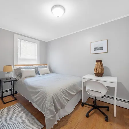 Apartment Easy Commute South 4br 1bth