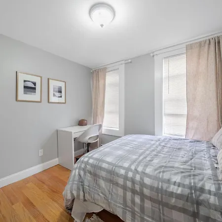 Easy Commute South 4br 1bth