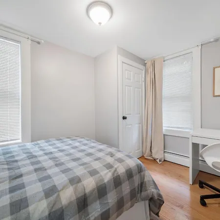 Easy Commute South 4br 1bth Apartment Boston