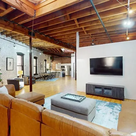 Apartment Expansive Back Bay Loft, Sleeps 4, 1b15b Boston