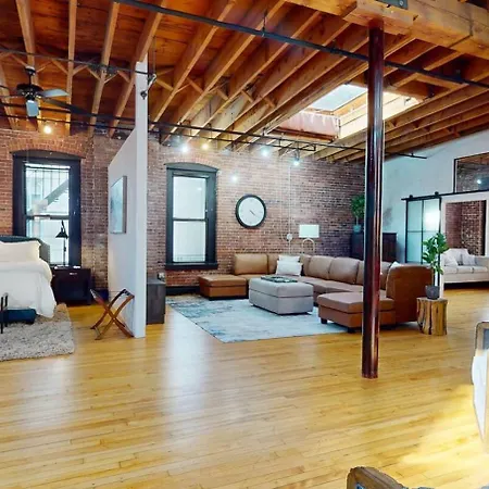 Expansive Back Bay Loft, Sleeps 4, 1b15b Apartment Boston