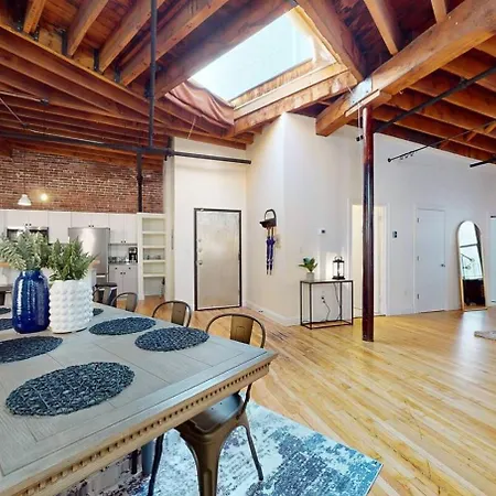Apartment Expansive Back Bay Loft, Sleeps 4, 1b15b