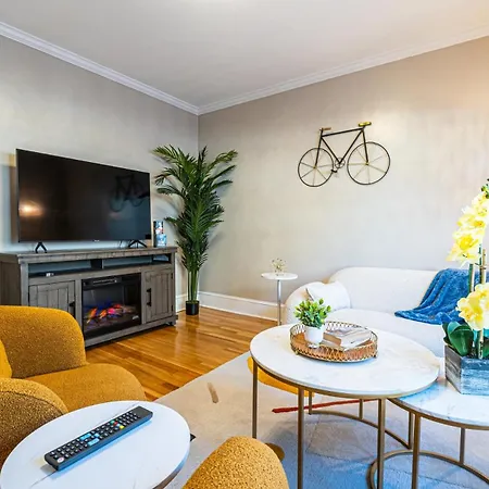 Renovated 4br3ba Escape - Near Public Transportation Apartment Boston