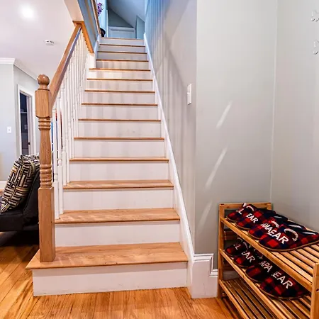 Apartment Renovated 4br3ba Escape - Near Public Transportation Boston