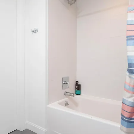 North End Td Garden Shared Pool & Rooftop Holiday home Boston